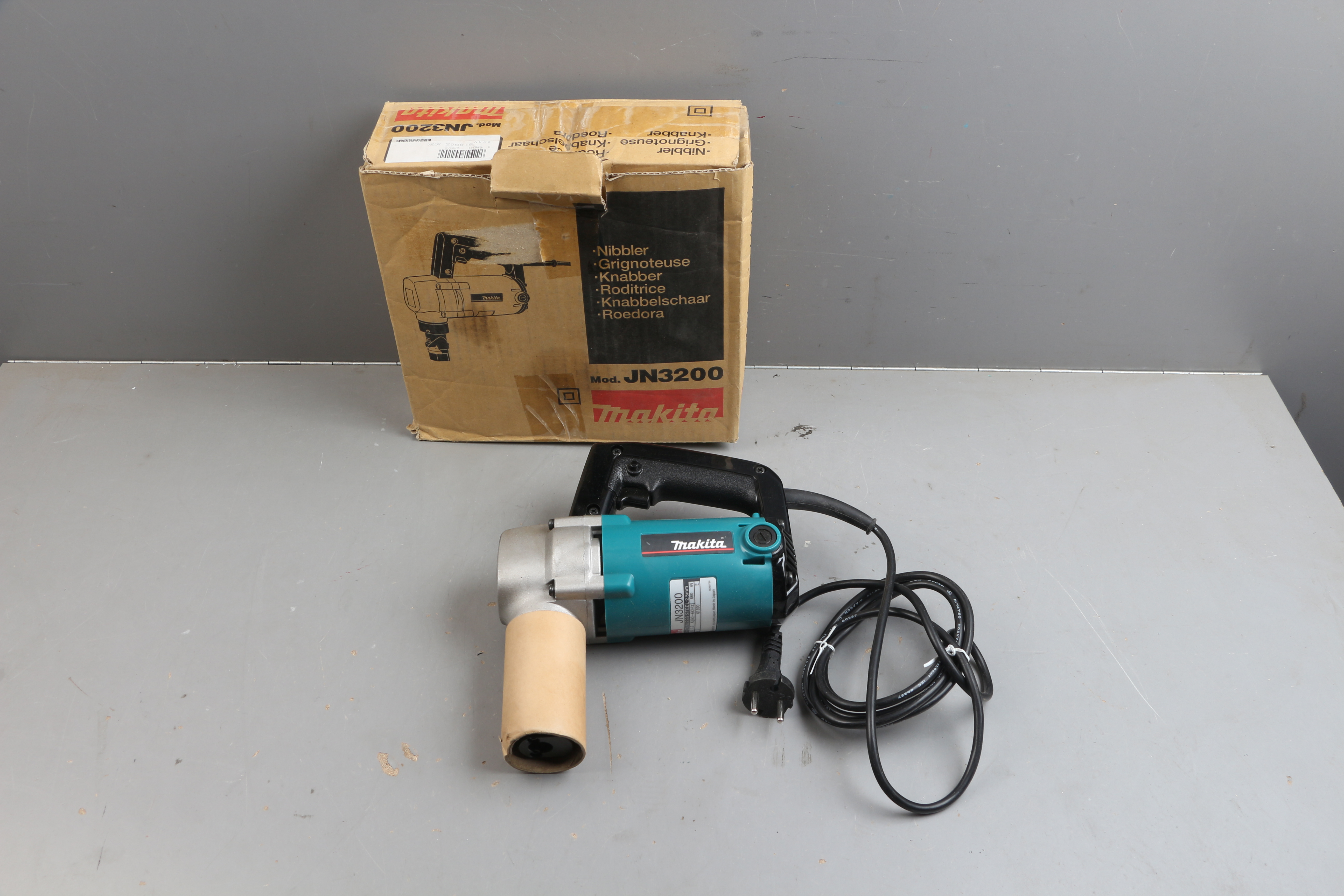 Ножницы высечные MAKITA JN 3200 в чем. уцененный (2480488384) - фото1
