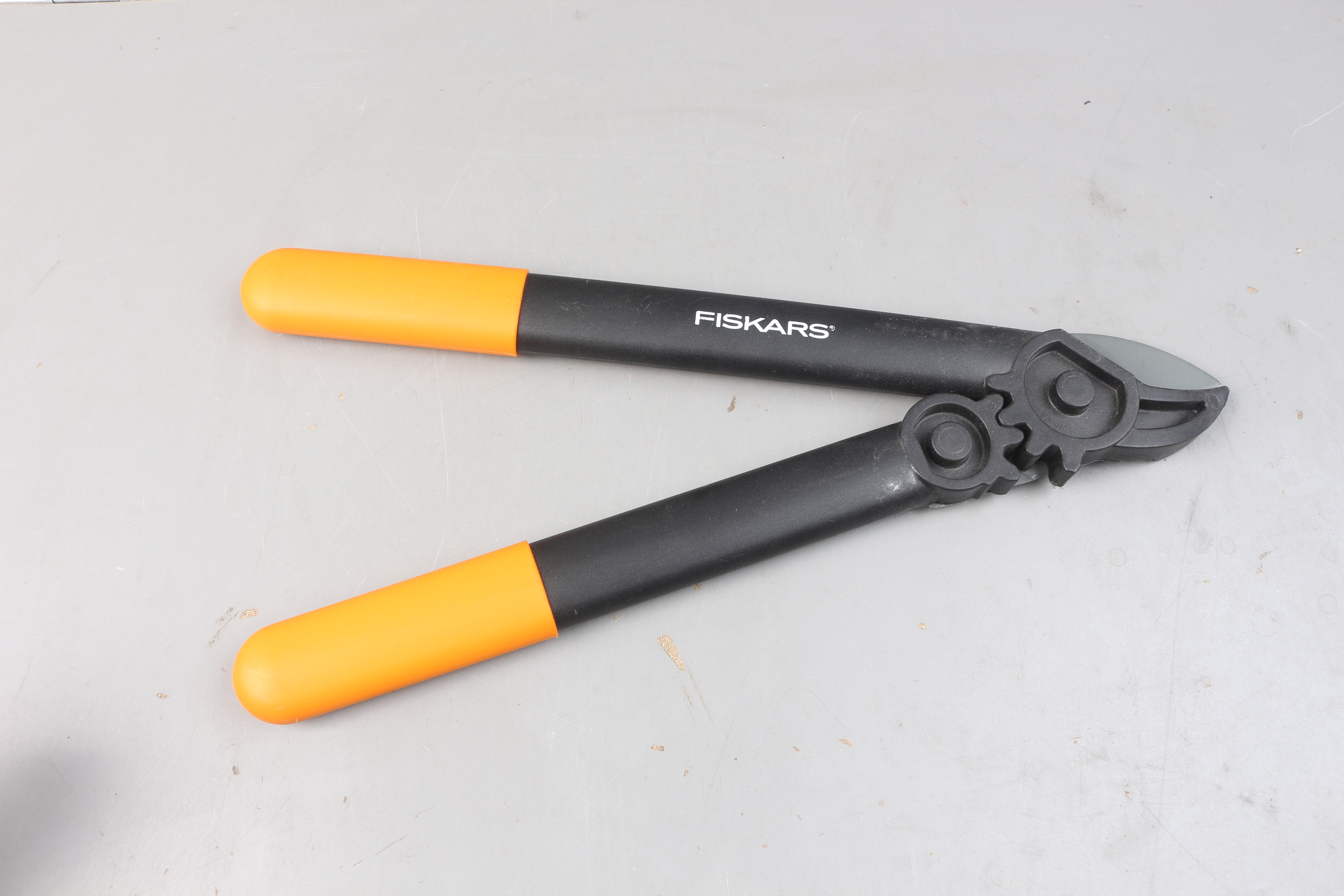 Сучкорез контактный L31 FISKARS PowerGear малый уцененный (0811105533) Сучкорез контактный L31 FISKARS PowerGear малый уцененный (0811105533)