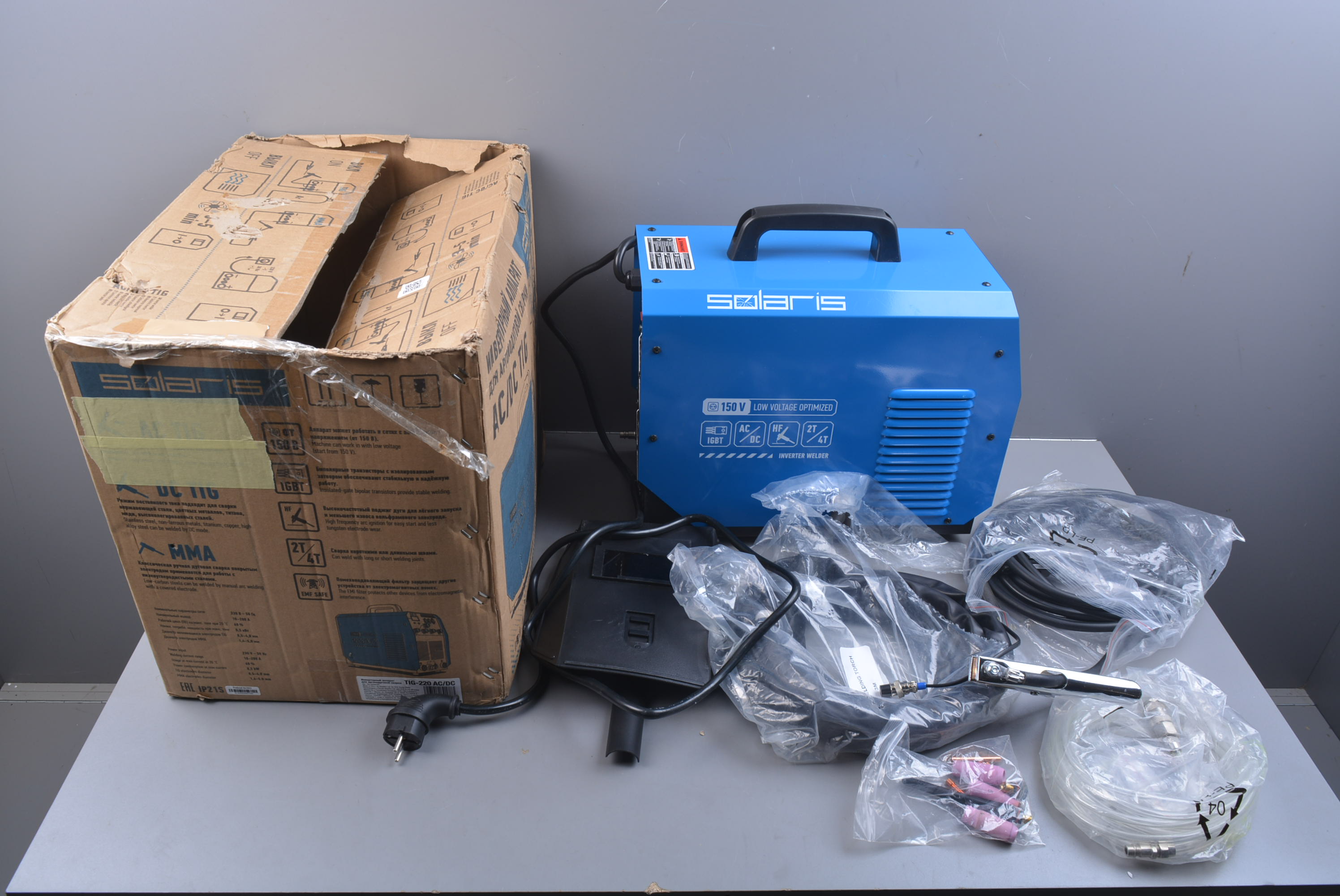 Инверторный аппарат аргонодуговой сварки SOLARIS TIG-220 AC/DC уцененный (0057103596) Инверторный аппарат аргонодуговой сварки SOLARIS TIG-220 AC/DC уцененный (0057103596)