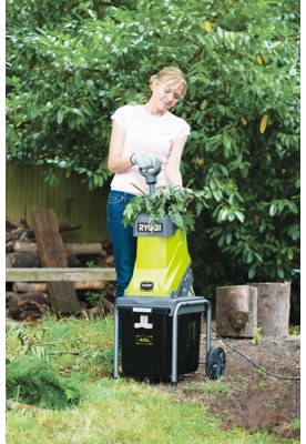 RYOBI RSH2545B, Измельчитель садовый сетевой, 2,5 кВт, диаметр веток до 45 мм, 40 л, 13,4 кг, арт 25502 - фото2 RYOBI RSH2545B, Измельчитель садовый сетевой, 2,5 кВт, диаметр веток до 45 мм, 40 л, 13,4 кг, арт 25502 - фото2